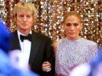 Jennifer Lopez and Owen Wilson film a scene for "Marry Me"