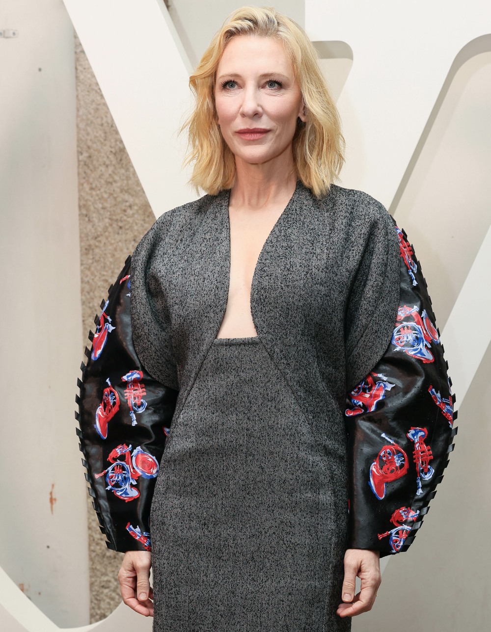 Cate Blanchett demands that productions interview a POC & woman for every position